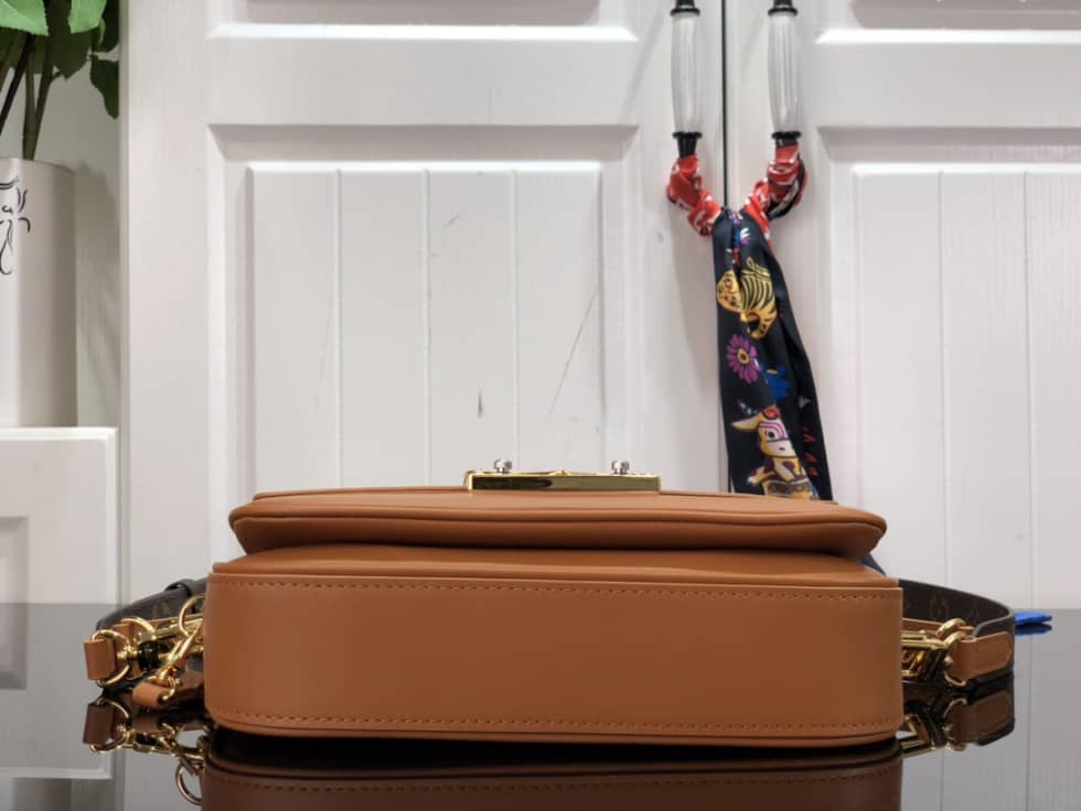 Louis Vuitton Swing Handbag Brown M20393 Replica Shoulder Bag