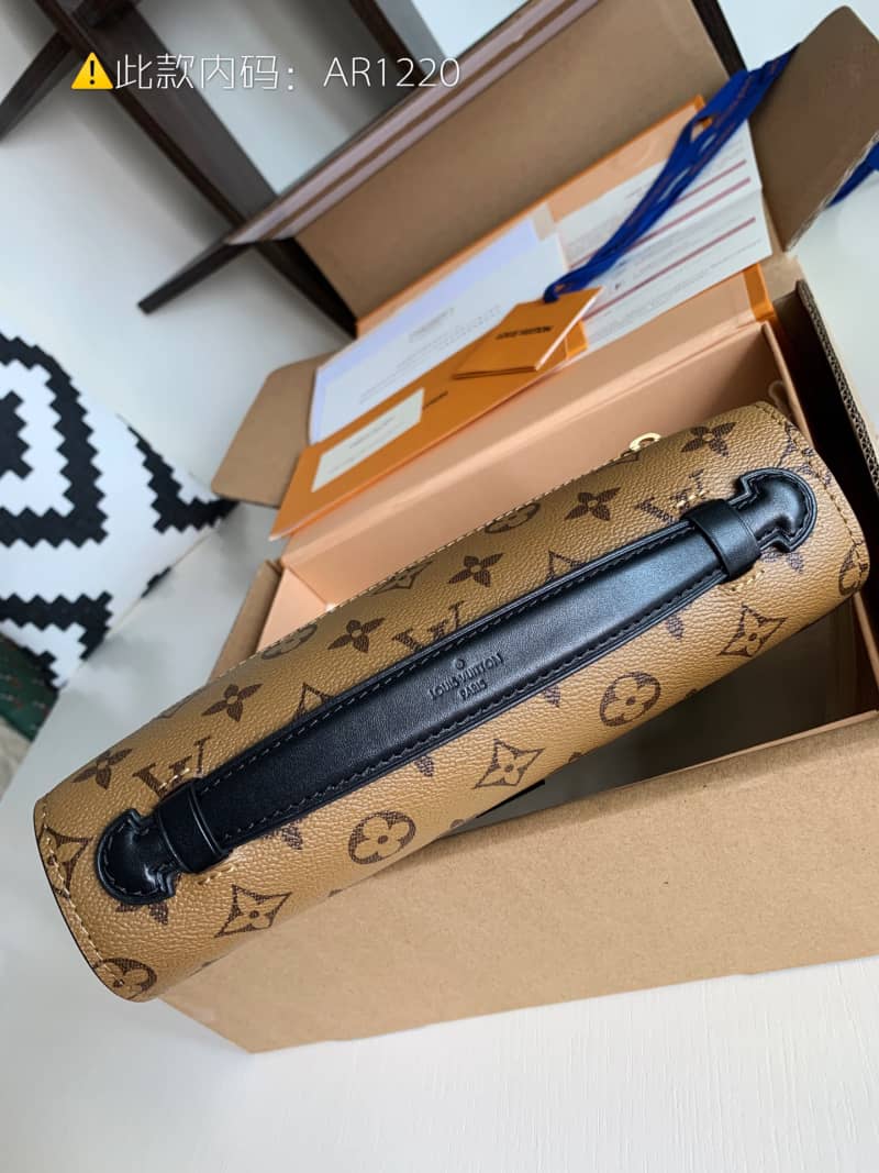 Best Replica Louis Vuitton Pochette Metis Small Leather Crossbody Bag Replica M44876(ColaReps)