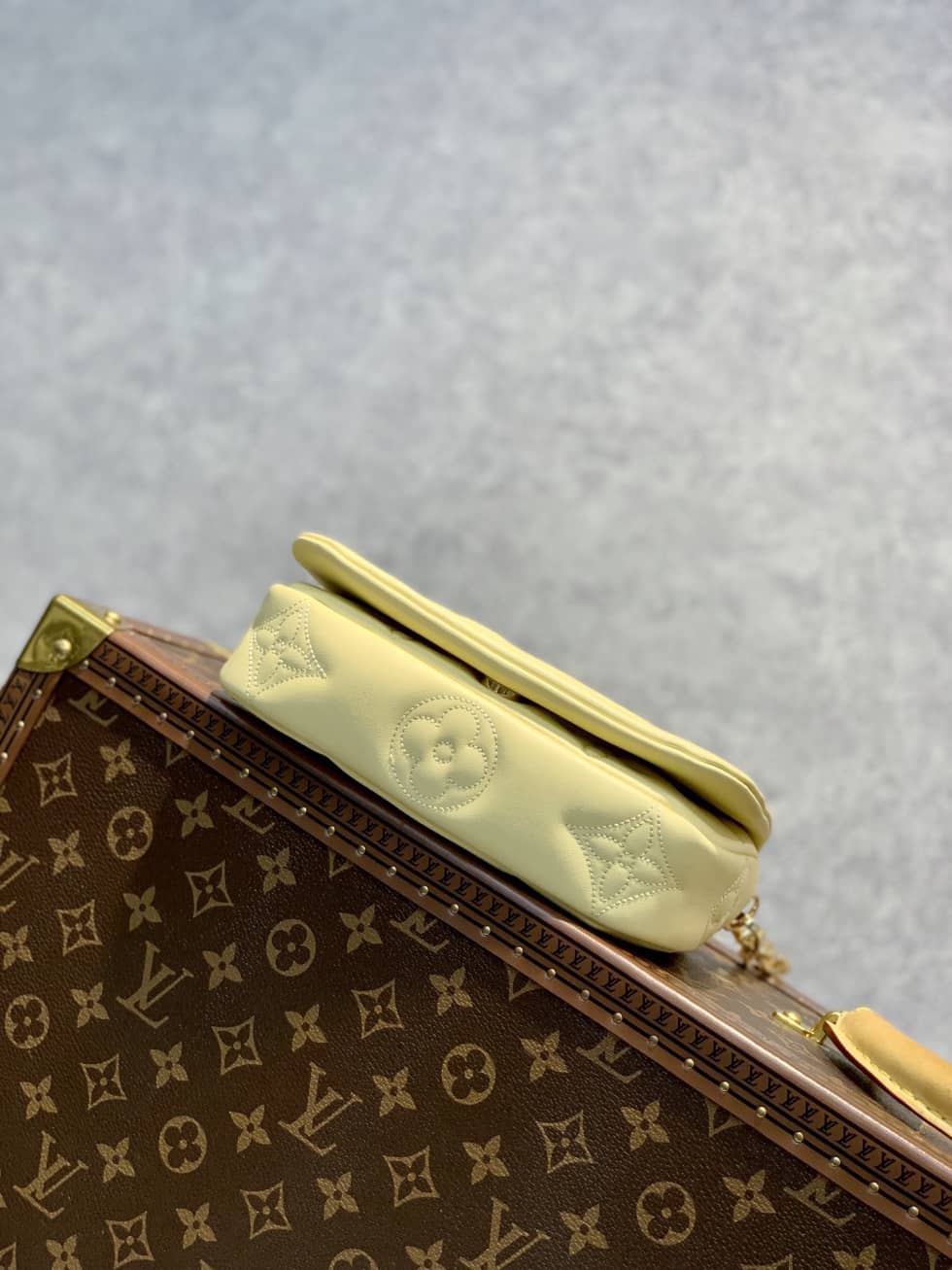 Louis Vuitton Wallet On Strap Bubblegram Leather Yellow M81400 Replica