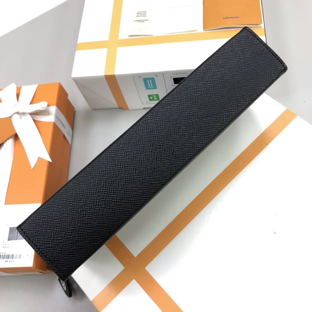 Louis Vuitton Pochette Voyage MM Replica Clutch Black M30395