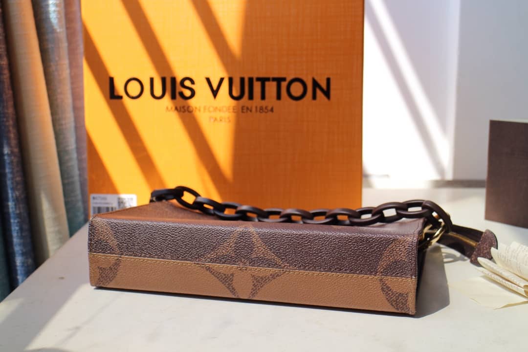 Louis Vuitton Monogram Giant Toilet Pouch Crossbody Bag Replica M67692
