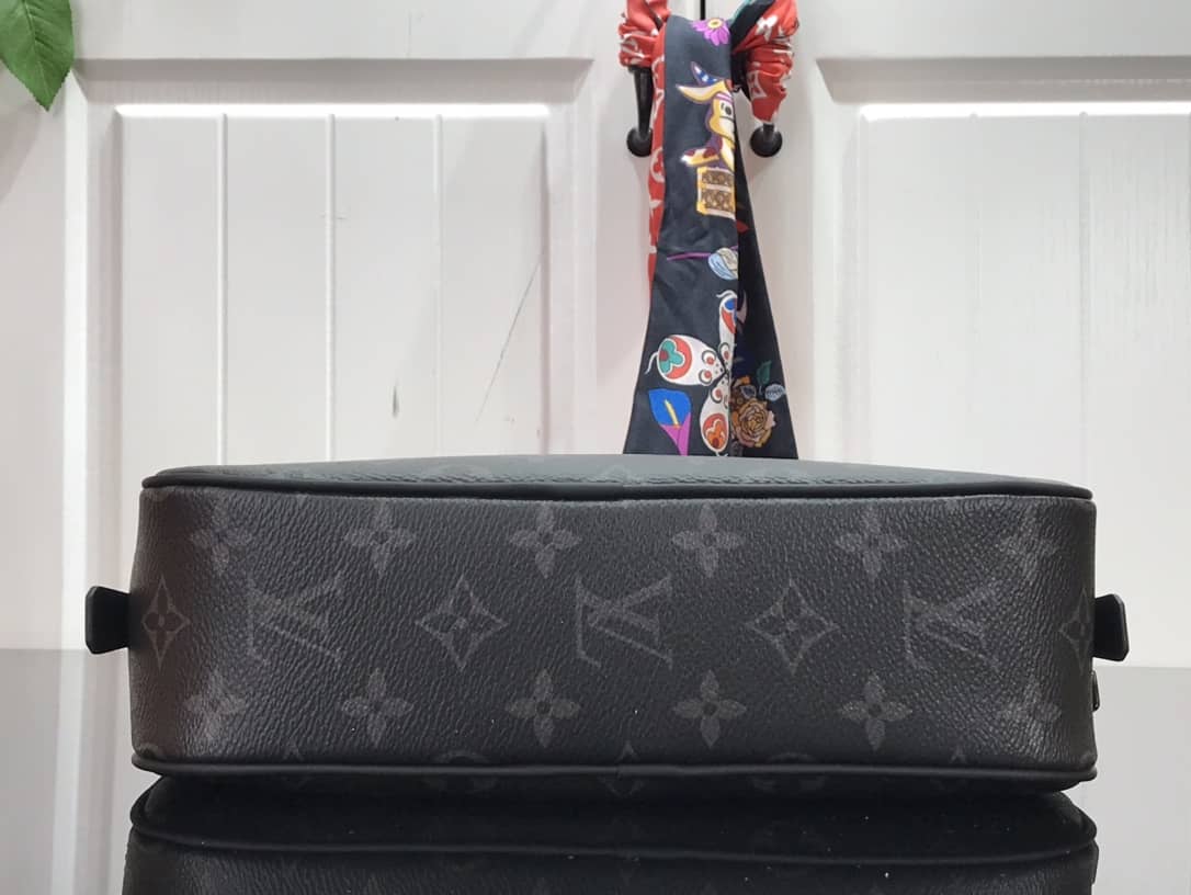 Louis Vuitton Monogram Eclipse Toiletry Pouch M43383