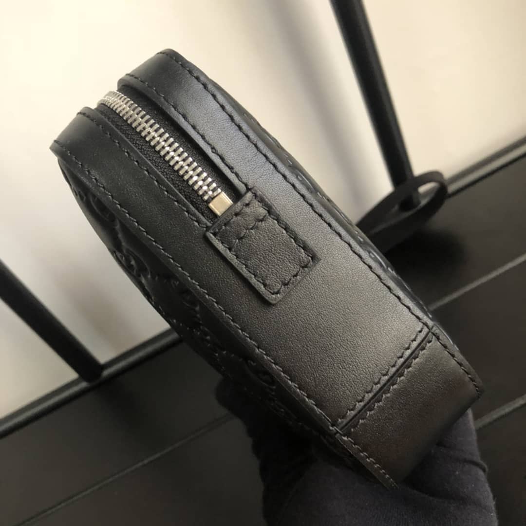 Gucci GG Supreme Wash Bag Replica Black 495562