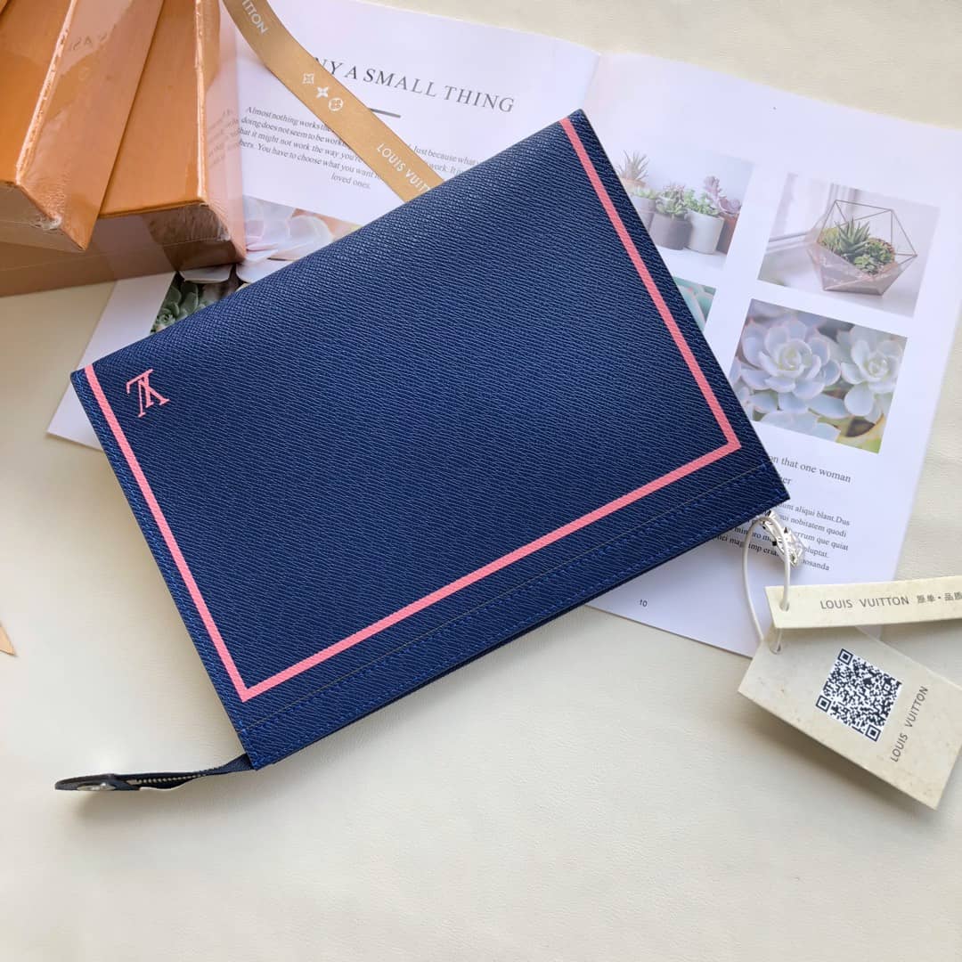 Louis Vuitton Taiga Leather Pochette Voyage MM Replica M30577