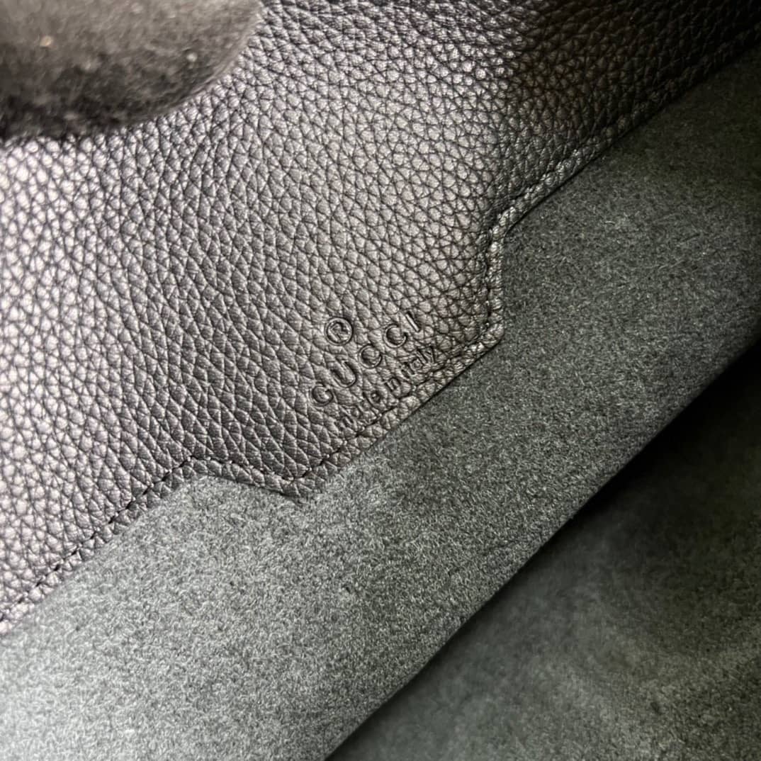 Gucci Calfskin Matelasse Small GG Marmont Chain 681200 Replica Clutch