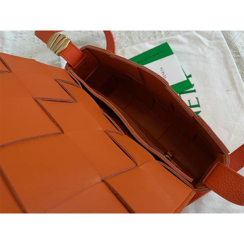 Bottega Veneta Bag Dupe 2108SF0177