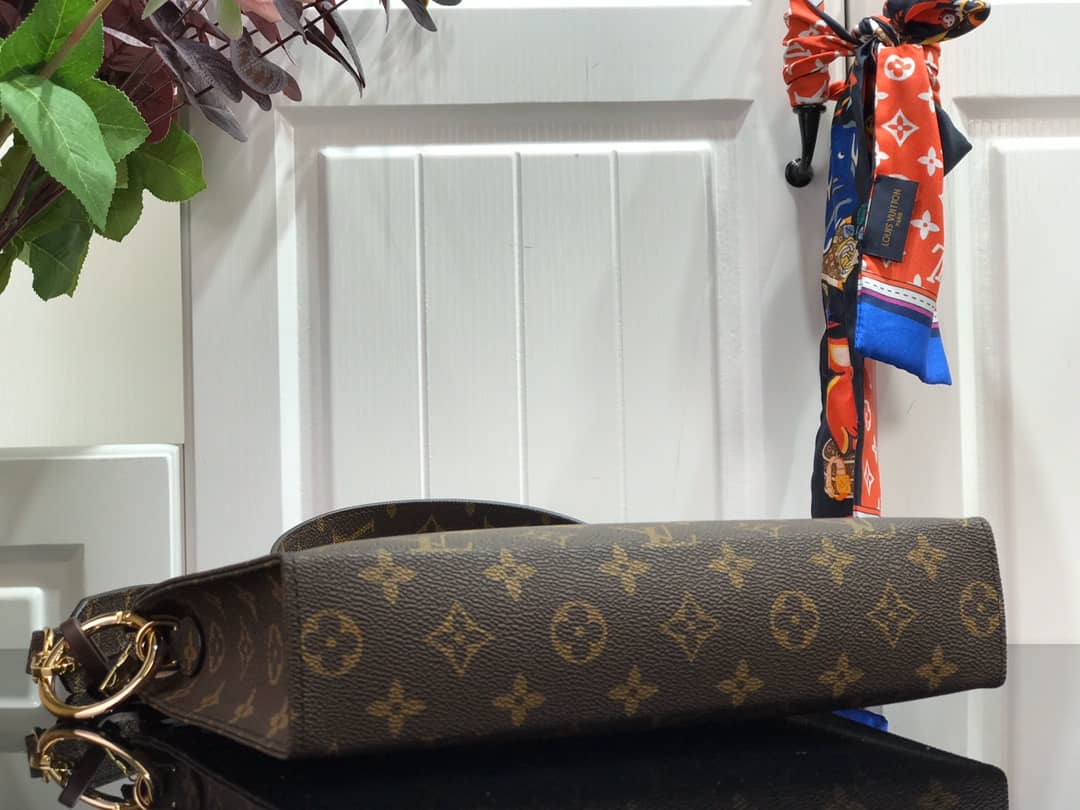 Louis Vuitton Toiletry Monogram Canvas Pouch Replica M47542