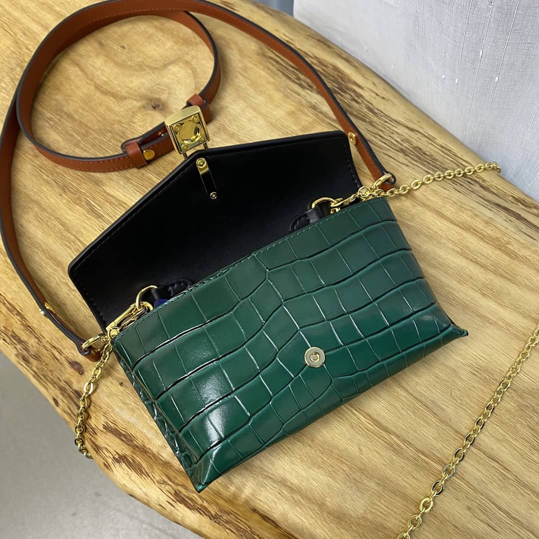 Louis Vuitton Knockoff Chain Clutch Bag Green