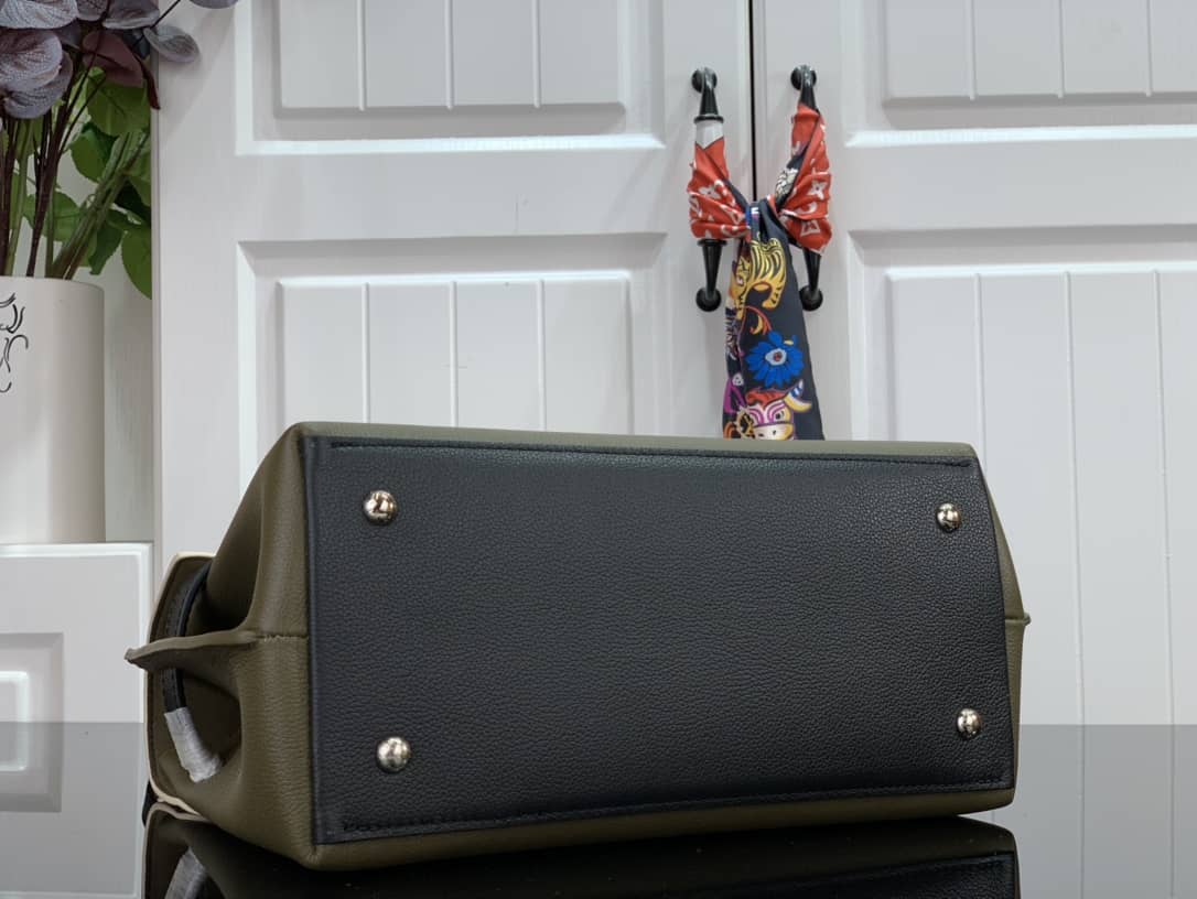 Louis Vuitton Lock Me Ever 2Way Bag Replica Green M52787