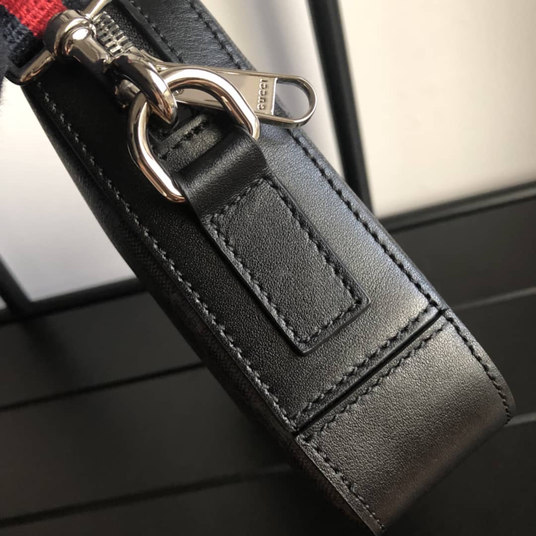 Gucci GG Supreme Wash Bag Replica Black 495562