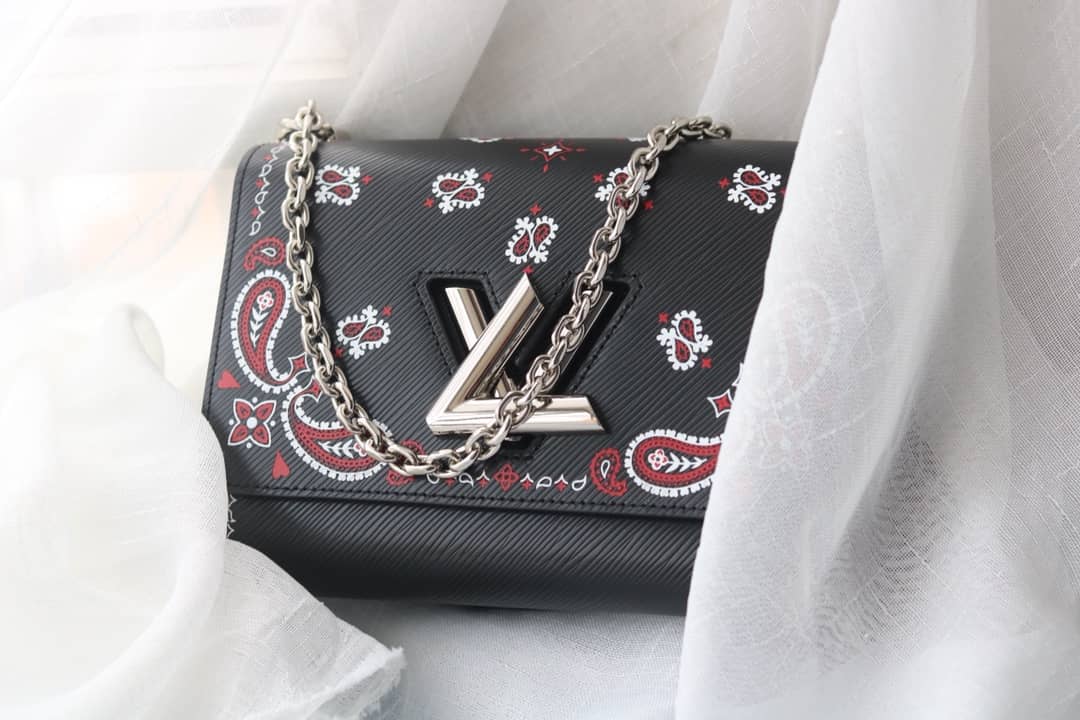 Louis Vuitton Twist Epi Handbag Replica Black M50320