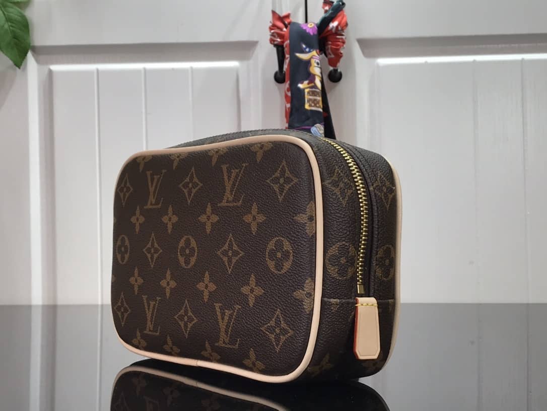 Louis Vuitton Toiletry Trousse Damier Pouch PM Replica N47522