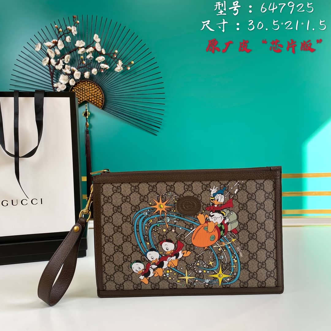 Gucci Disney GG Supreme Clutch Replica 647925