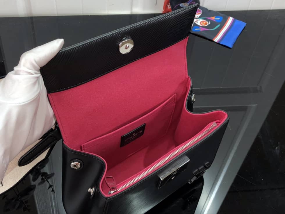 Louis Vuitton Cluny Mini Epi Leather M58928 Replica Shoulder Bag