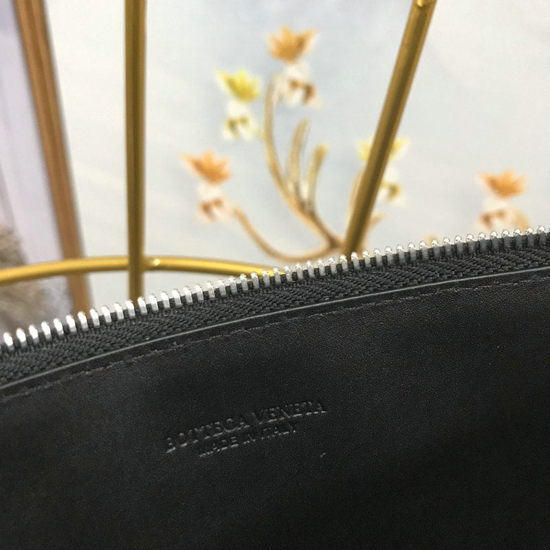 Bottega Veneta Dupe Bag 2108SF0105