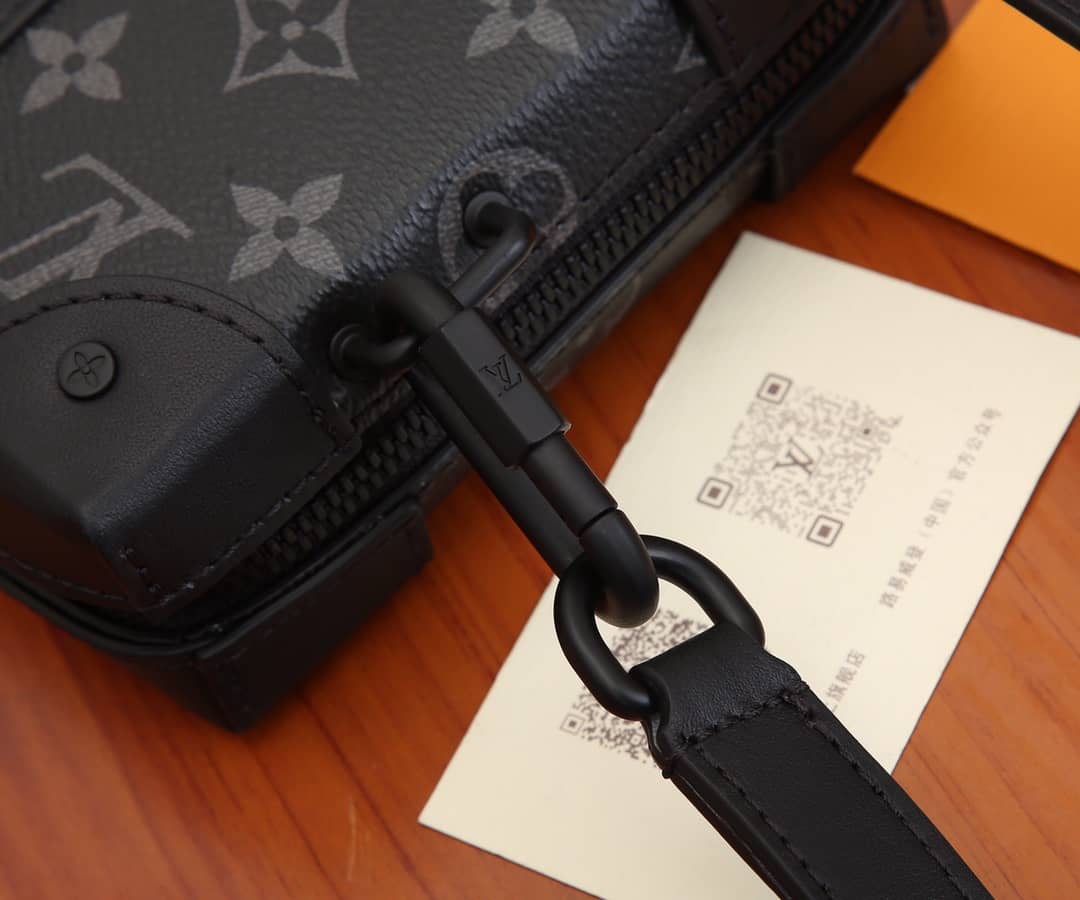 Louis Vuitton Pochette Dupe Monogram Eclipse Soft Trunk M69838