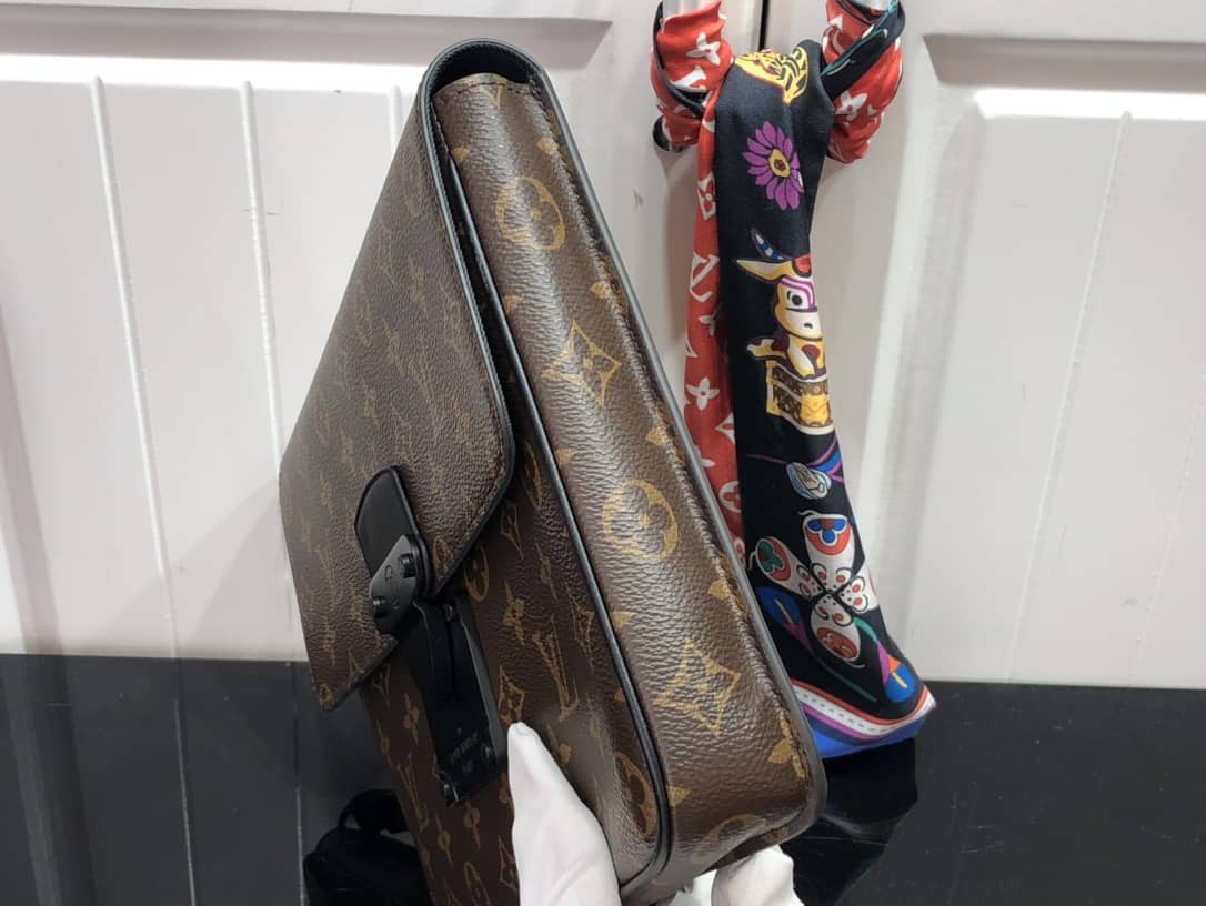 Louis Vuitton Monogram Key S Lock A4 Pouch Replica M80560