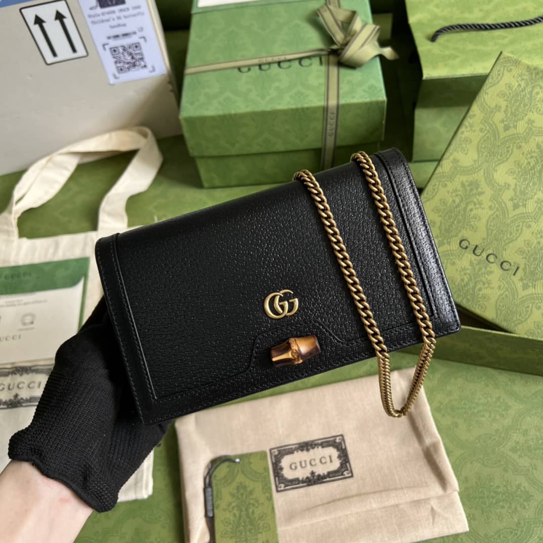 Gucci Diana Mini Crossbody Bag With Bamboo 696817 Replica