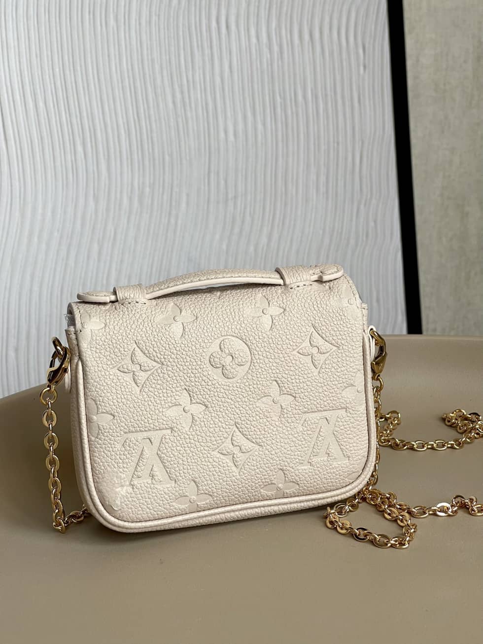 Louis Vuitton Micro Métis Chain Mini Pouch M81390 Replica Shoulder Bag