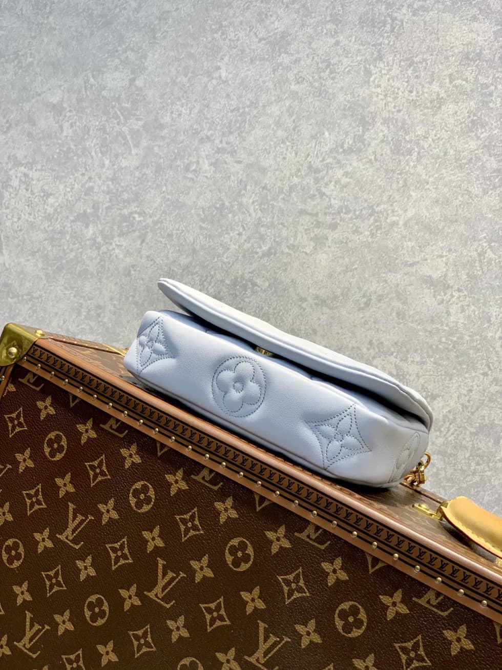 Louis Vuitton Wallet On Strap Bubblegram Blue Glacier M81399 Replica