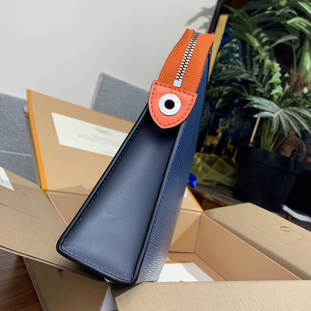 Louis Vuitton Pochette Voyage MM Replica Clutch M62912