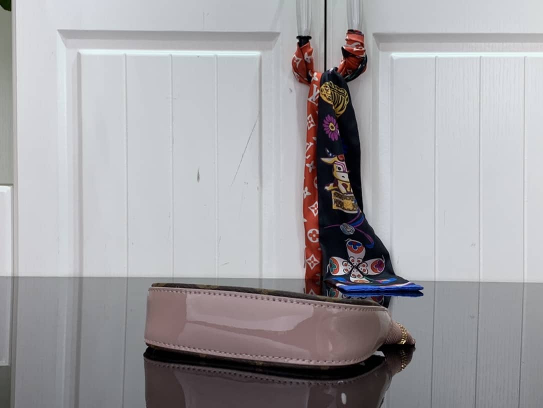 Louis Vuitton Pochette Dupe Monogram Vernis Accessories Replica Pouch Pink M58009