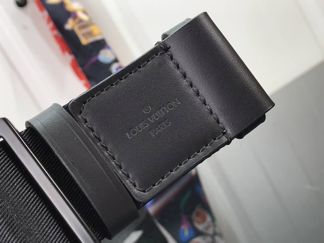 Louis Vuitton Trunk Slingbag Monogram Seal Cowhide Leather Replica M57952