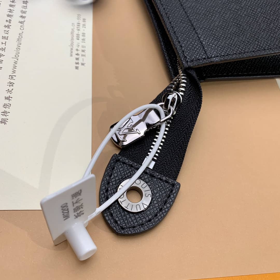 Louis Vuitton Pochette Voyage MM Replica Handbag M30675