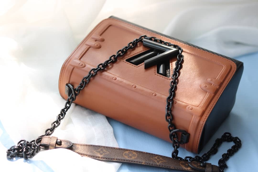 Louis Vuitton Twist Epi Handbag Replica Brown M50320
