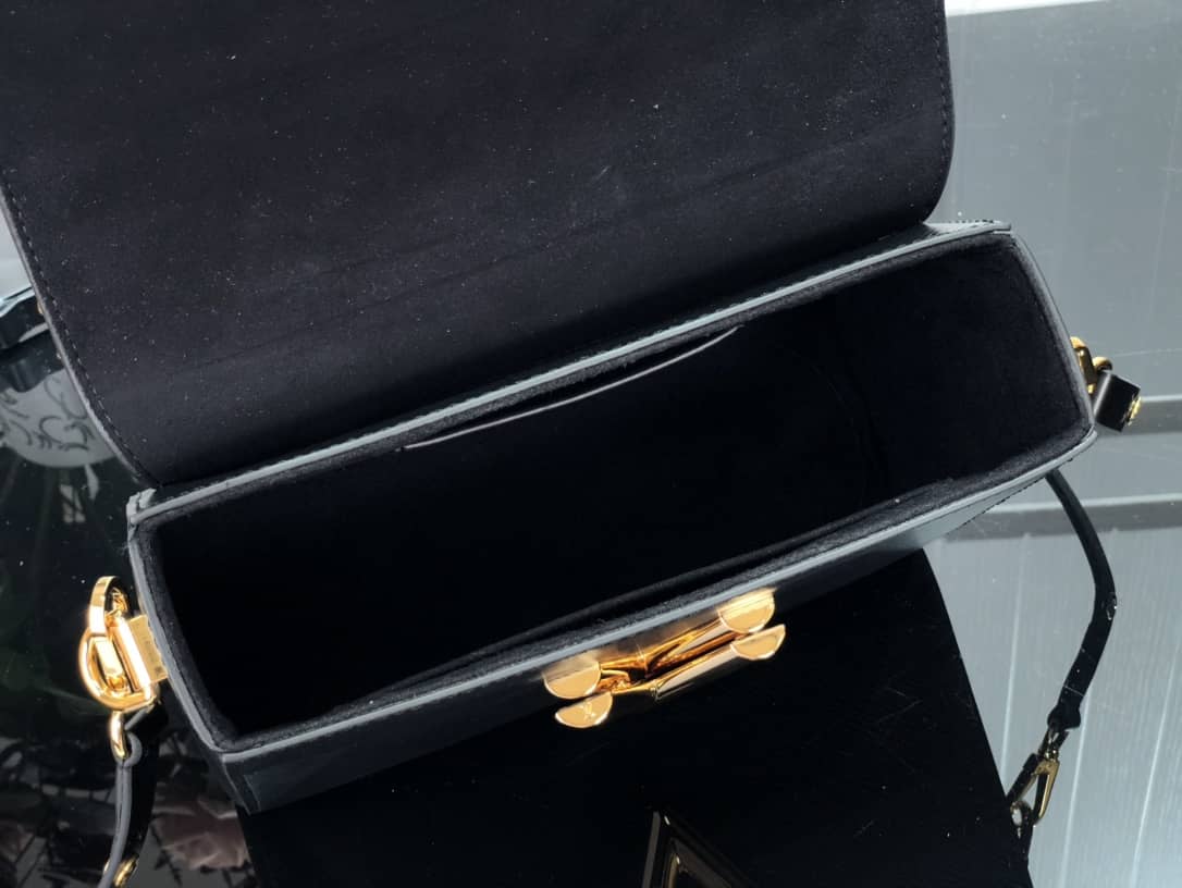Louis Vuitton Twist MM Epi Grained Leather Replica Bag Black M58689