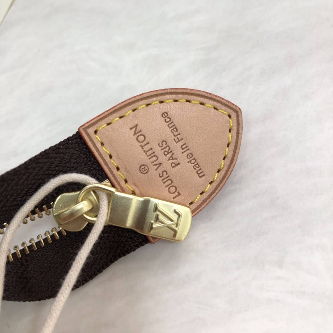 Louis Vuitton Toiletry Pouch Replica M47562