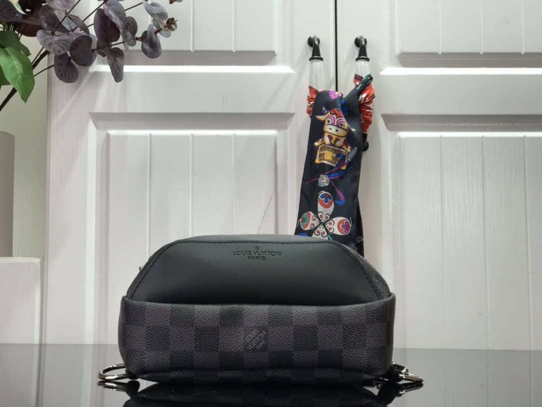 Louis Vuitton Damier Graphite Mens Avenue Replica Sling Bag Black Blue N40403