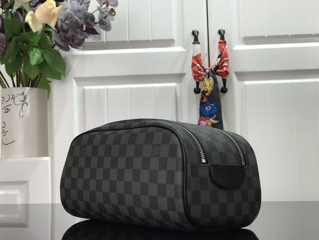 Louis Vuitton King Size Toiletry Bag Replica Black M47528