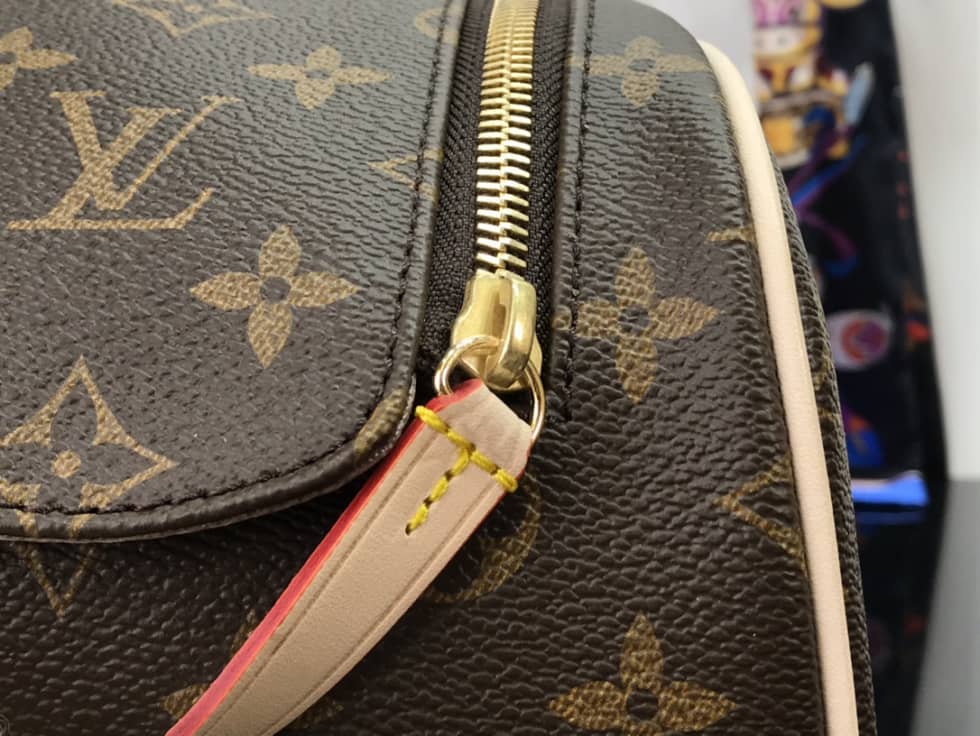 Louis Vuitton King Size Toiletry Bag M47528 Replica