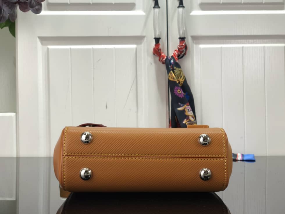 Louis Vuitton Cluny Mini Epi Leather M58928 Replica Shoulder Bag