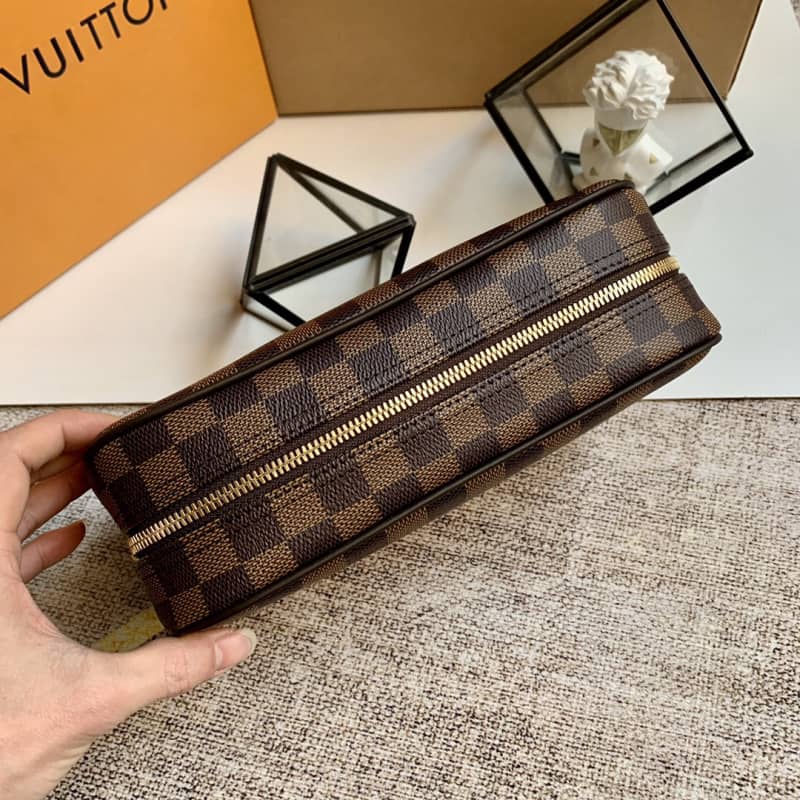 Louis Vuitton Damier Ebene Toiletry Pouch Replica
