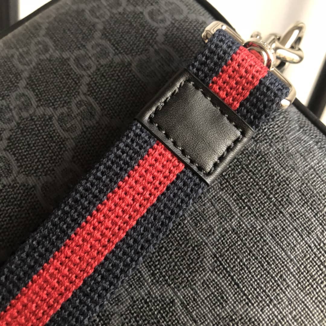 Gucci GG Supreme Wash Bag Replica Black 495562