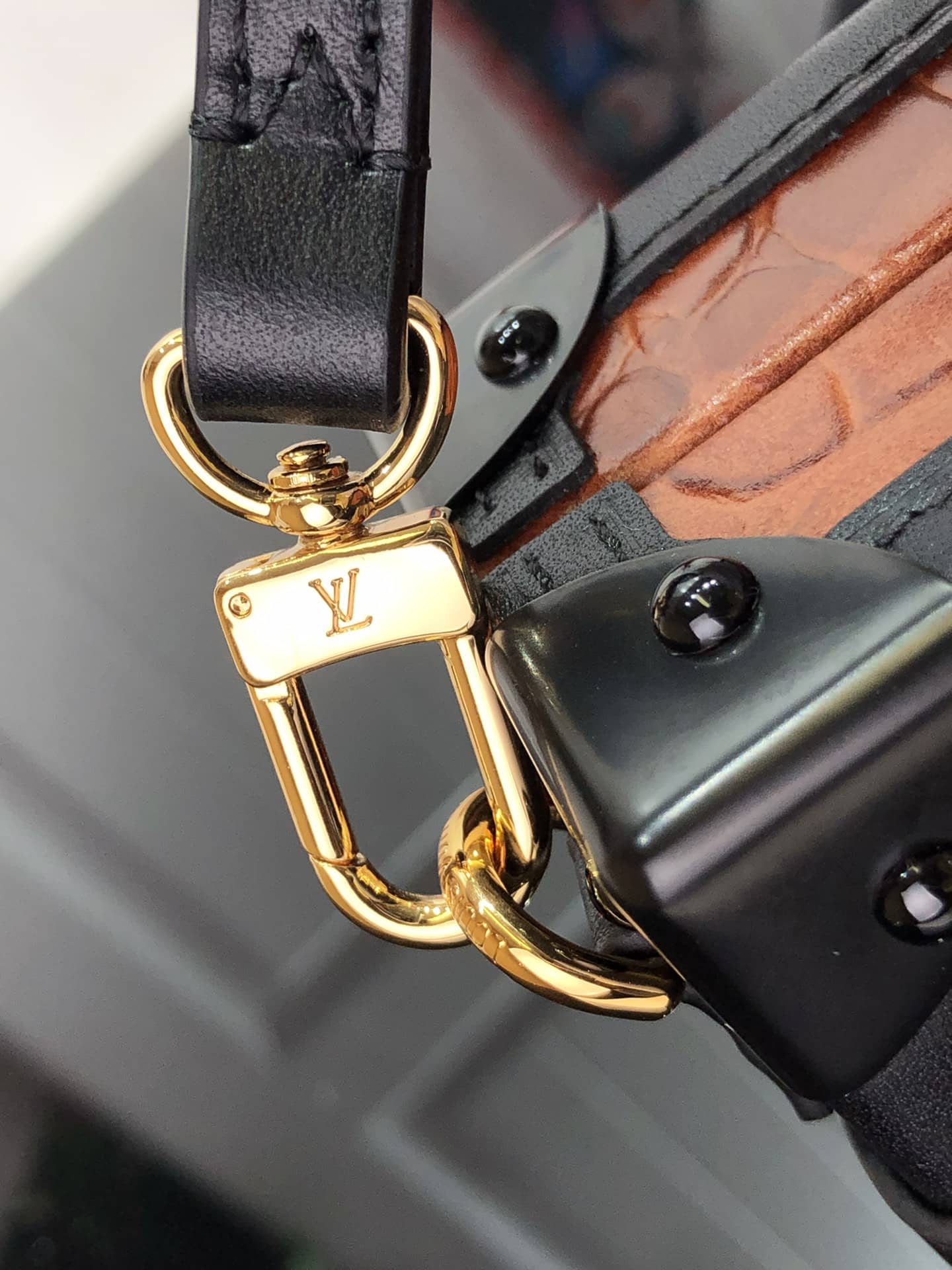 Louis Vuitton Petite Malle Brilliant Alligator Leather Replica Handbag Brown N93817