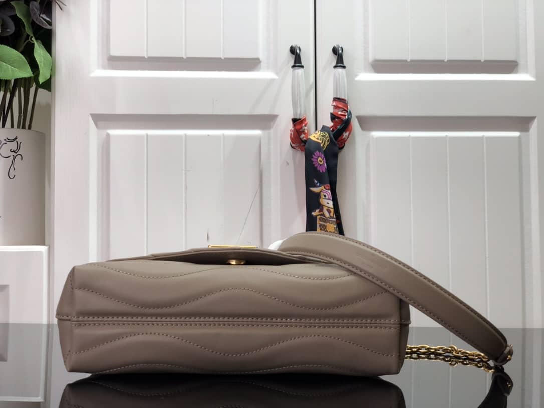 Louis Vuitton New Wave Chain Leather Replica Shoulder Bag Gray M58550
