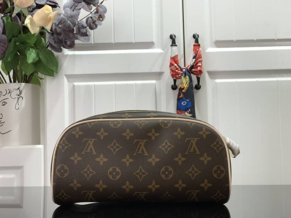 Louis Vuitton King Size Toiletry Bag M47528 Replica