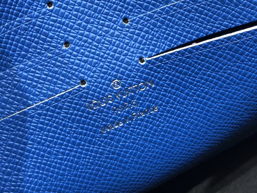 Louis Vuitton Taiga Pochette Voyage Black M59147 Replica