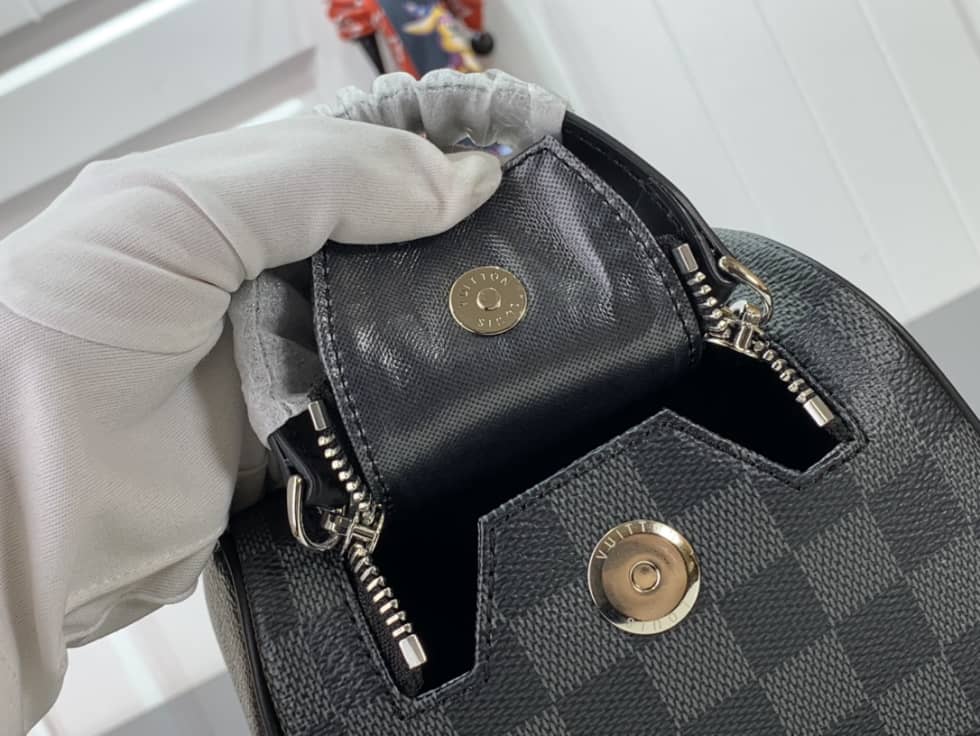 Louis Vuitton Dopp Kit Toilet Pouch Monogram Canvas M44494 Replica