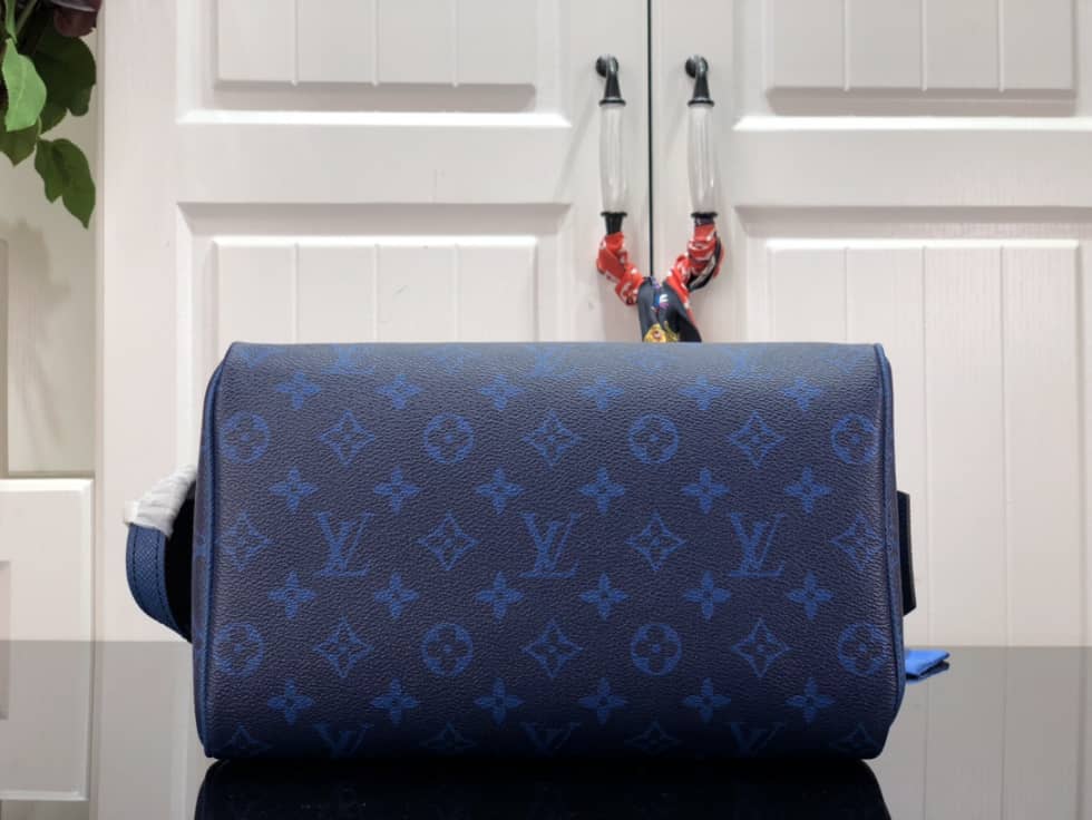 Louis Vuitton Dopp Kit Toilet Pouch Monogram Canvas M44494 Replica