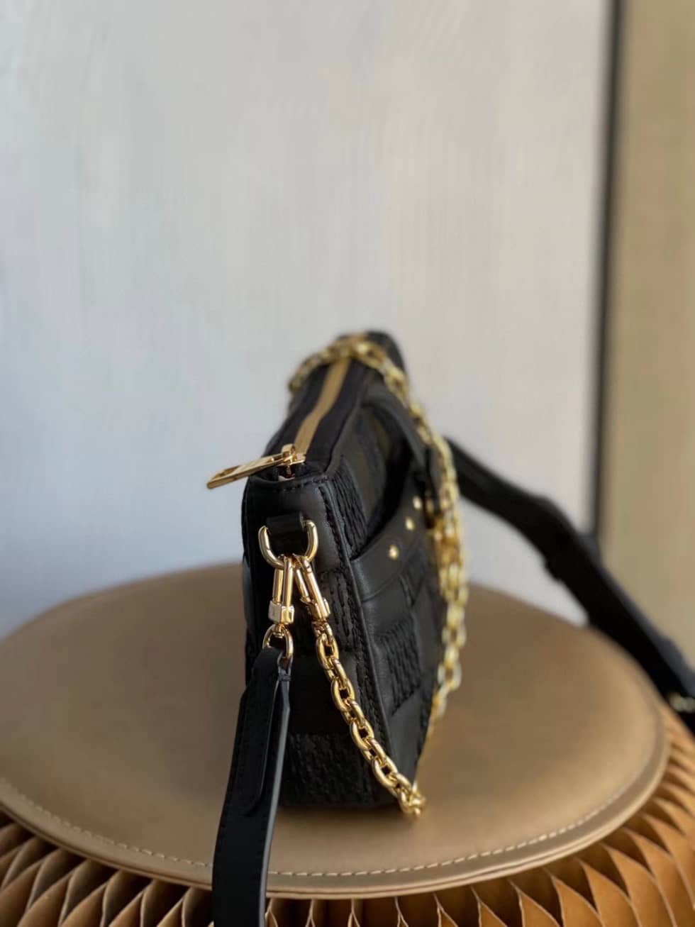 Louis Vuitton Pochette Troca Lamb Leather M59046 Replica Crossbody Bag