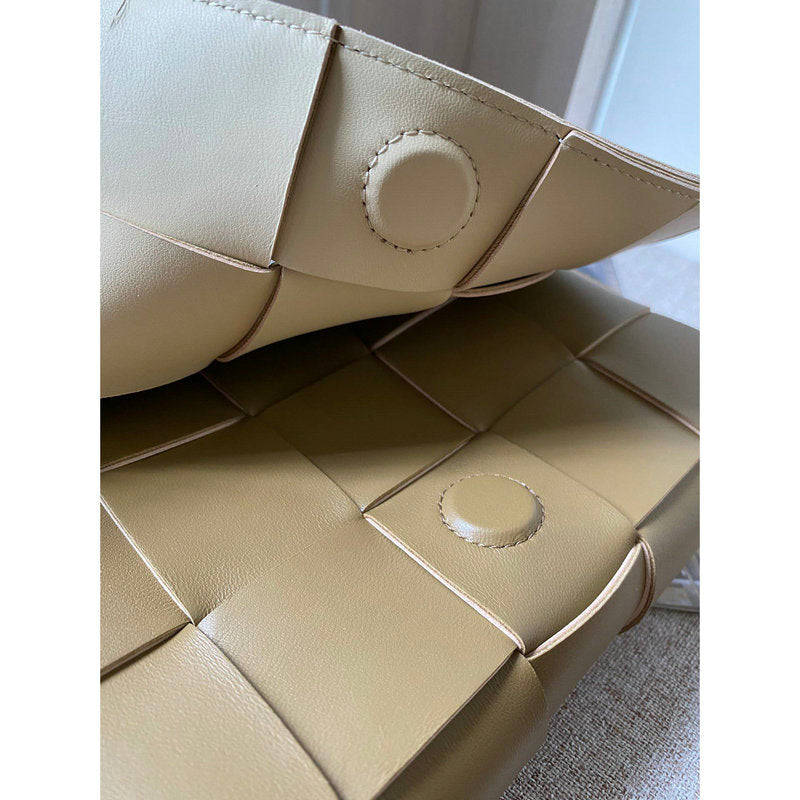 Bottega Veneta Bag Dupe 2108SF0222