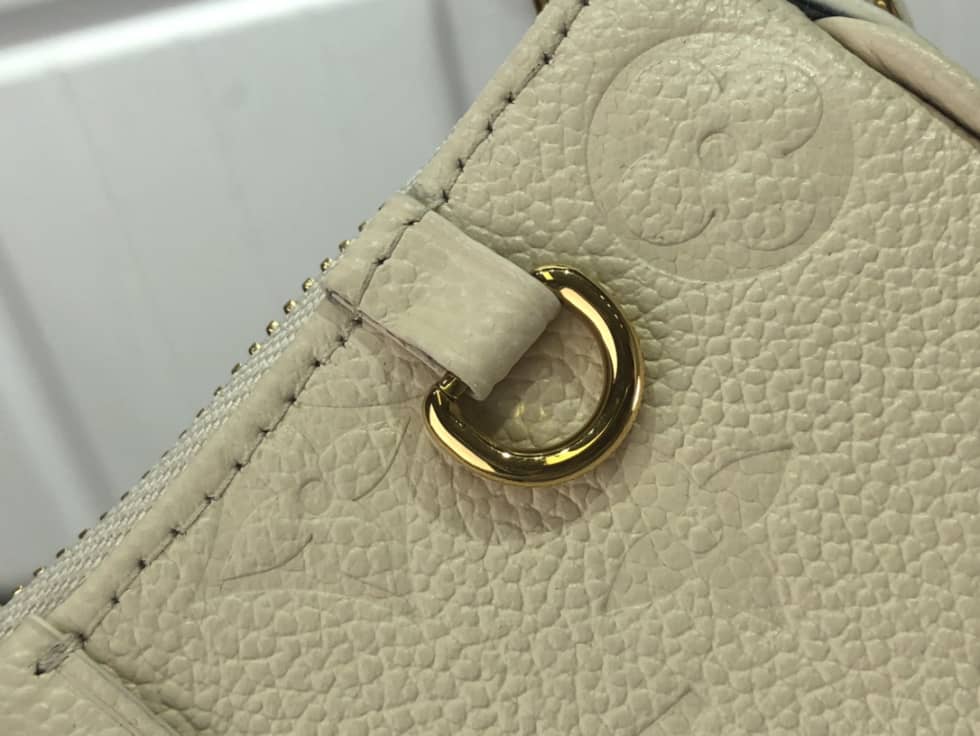 Louis Vuitton Easy Pouch On Strap Creme White Empreinte M81066 Replica