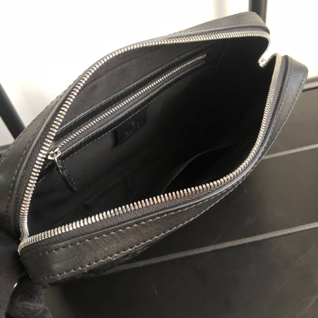 Gucci GG Supreme Wash Bag Replica Black 495562