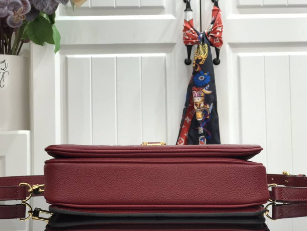 Louis Vuitton Pochette Metis Marine Leather Red M44071 Replica Shoulder Bag