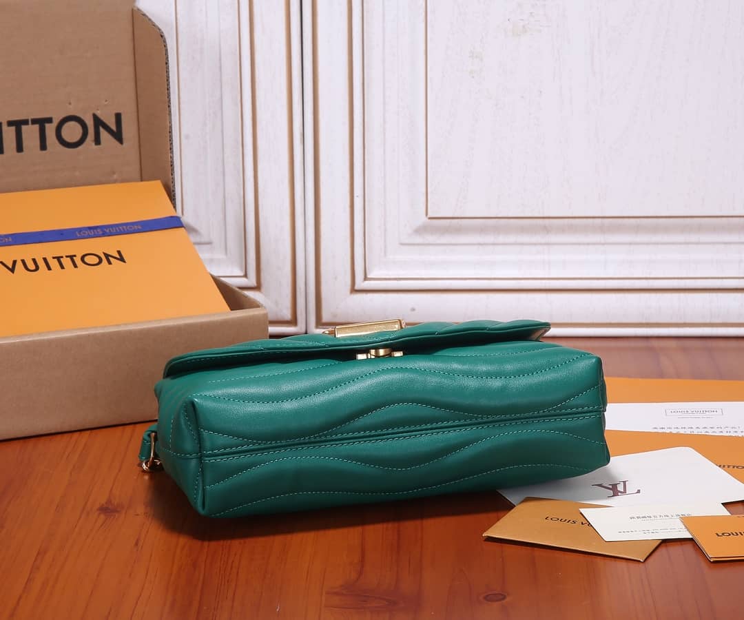 Louis Vuitton New Wave Chain Cowhide Leather Replica Shoulder Bag M58664