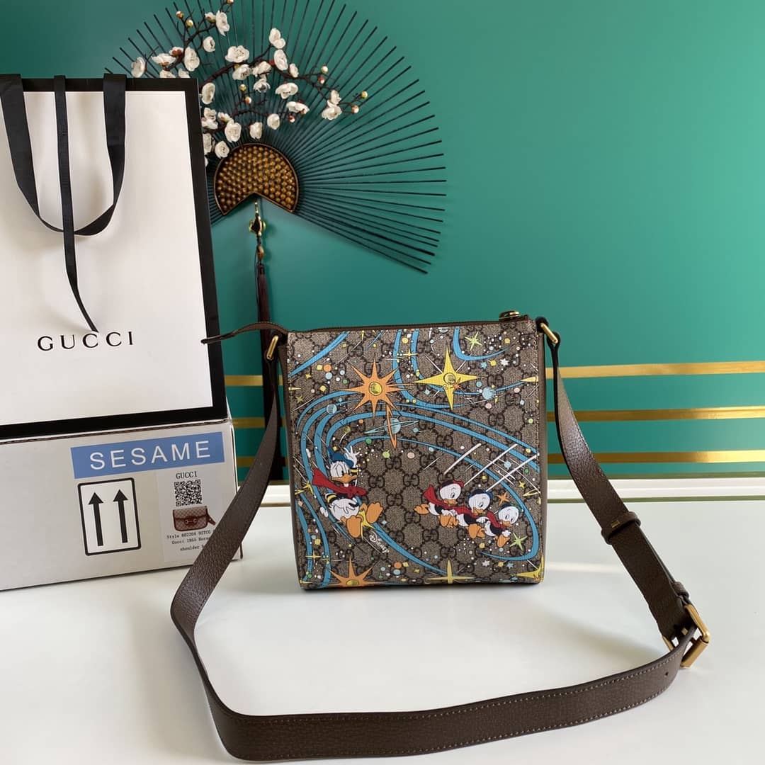 Gucci x Disney Donald Duck Messenger Bag Replica 645054